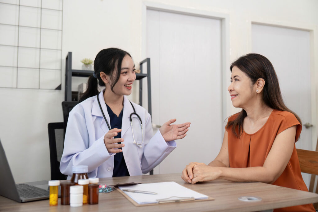 doctor-helping-patient-taper-deprescribing